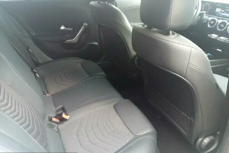 Mercedes-Benz CLA 180 (Clasa CLA) din 2023 cu 39.900 km - oferta MER203144 - foto 9