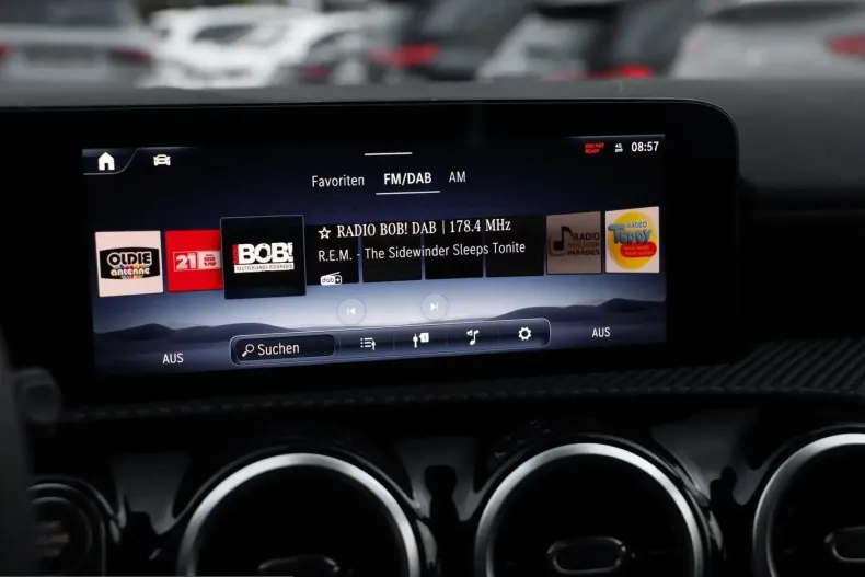 Mercedes-Benz CLA 180 (Clasa CLA) din 2024 cu 29.748 km - oferta MER203145 - foto 12