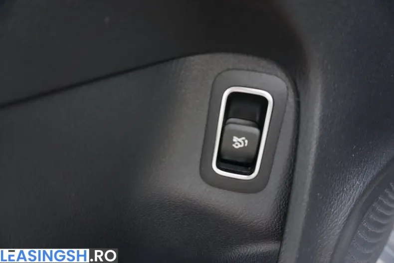 Mercedes-Benz CLA 180 (Clasa CLA) din 2024 cu 44.300 km - oferta MER203146 - foto 25