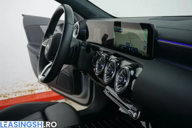 Mercedes-Benz CLA 180 (Clasa CLA) din 2024 cu 44.300 km - oferta MER203146 - foto 29