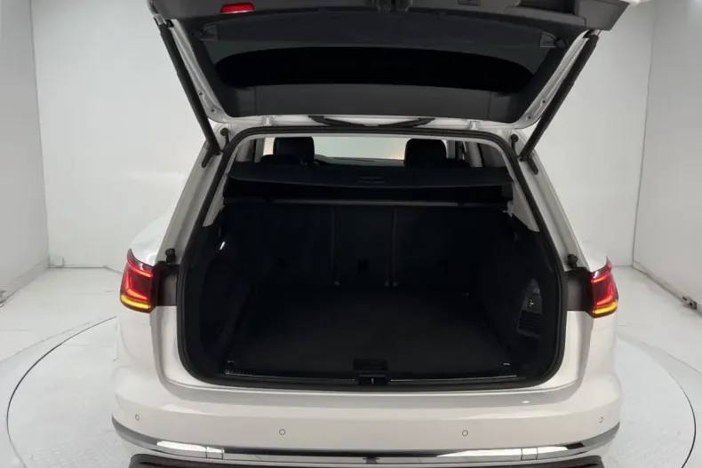 Volkswagen Touareg din 2023 cu 103.788 km - oferta VOL203155 - foto 10