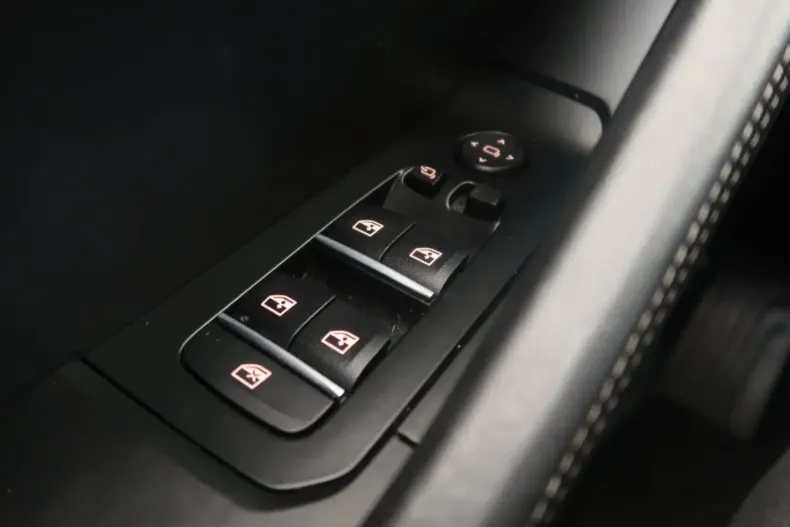 BMW X6 (Seria X) din 2021 cu 95.888 km - oferta BMW203174 - foto 17