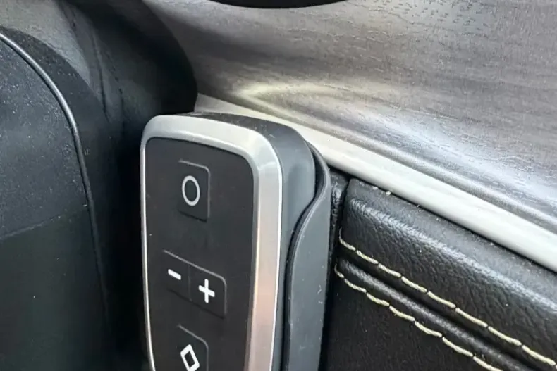 Dodge Challenger din 2024 cu 19.980 km - oferta DOD203183 - foto 17