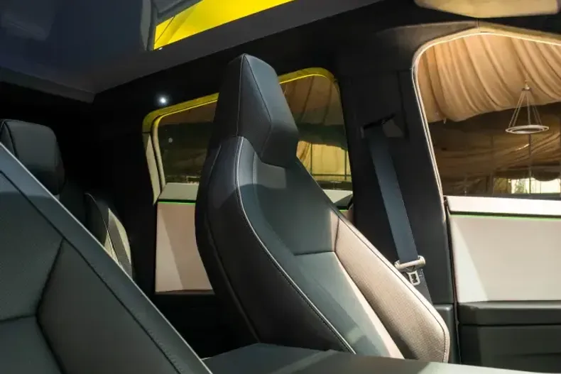 Tesla Cybertruck din 2026 cu 3.000 km - oferta TES203193 - foto 36