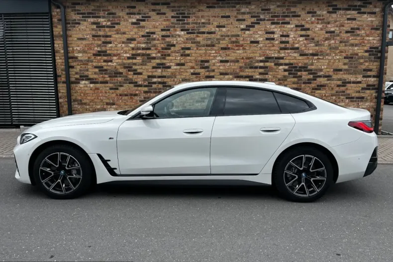 BMW i4 (Seria 4) din 2023 cu 31.000 km - oferta BMW203196 - foto 3