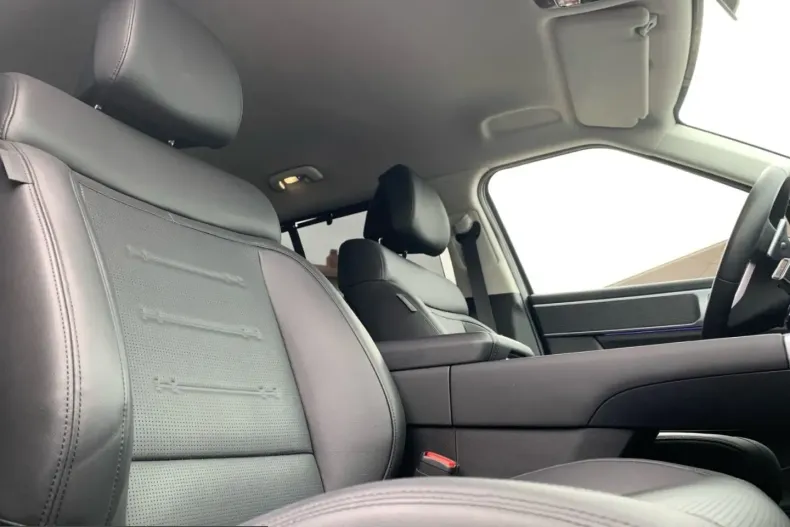 Hyundai Santa Fe din 2025 cu 29.651 km - oferta HYU203199 - foto 25