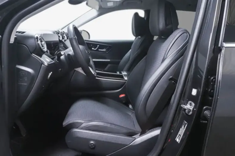 Mercedes-Benz GLC 200 (Clasa GLC) din 2024 cu 17.348 km - oferta MER203212 - foto 5