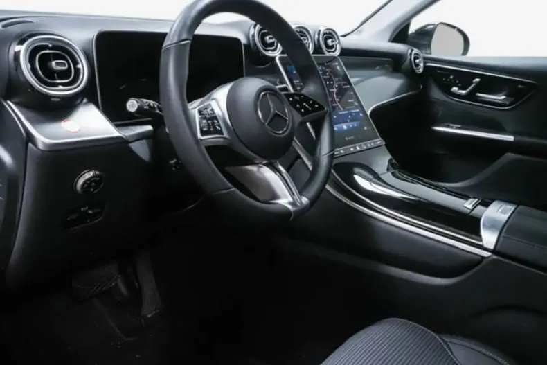 Mercedes-Benz GLC 200 (Clasa GLC) din 2024 cu 17.348 km - oferta MER203212 - foto 6