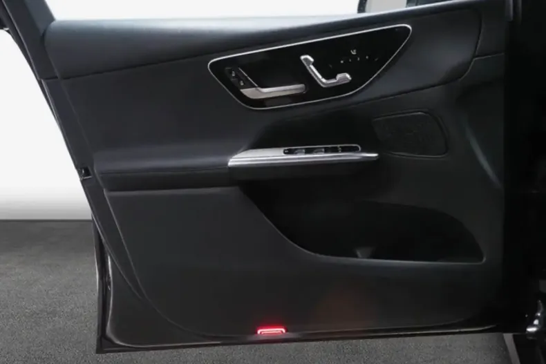 Mercedes-Benz GLC 200 (Clasa GLC) din 2024 cu 17.348 km - oferta MER203212 - foto 10