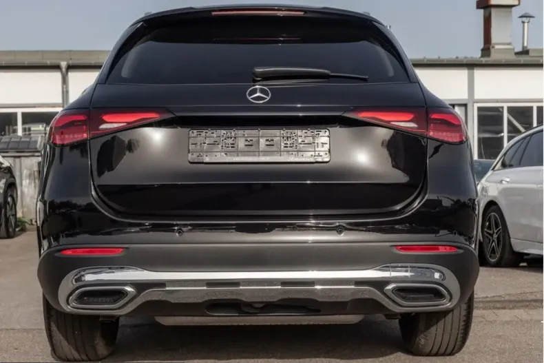 Mercedes-Benz GLC 200 (Clasa GLC) din 2024 cu 9.987 km - oferta MER203213 - foto 4