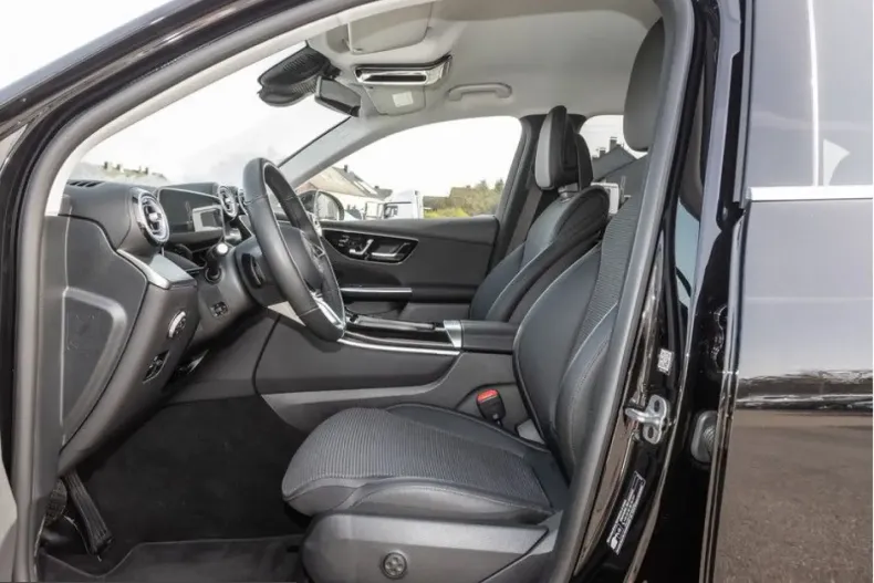 Mercedes-Benz GLC 200 (Clasa GLC) din 2024 cu 9.987 km - oferta MER203213 - foto 11