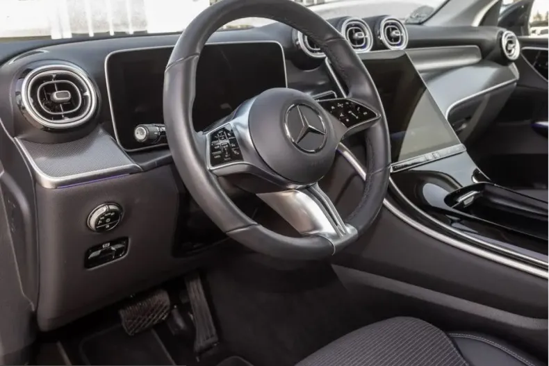 Mercedes-Benz GLC 200 (Clasa GLC) din 2024 cu 9.987 km - oferta MER203213 - foto 12