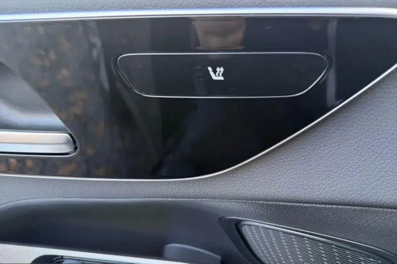 Mercedes-Benz GLC 200 (Clasa GLC) din 2025 cu 14.250 km - oferta MER203215 - foto 5