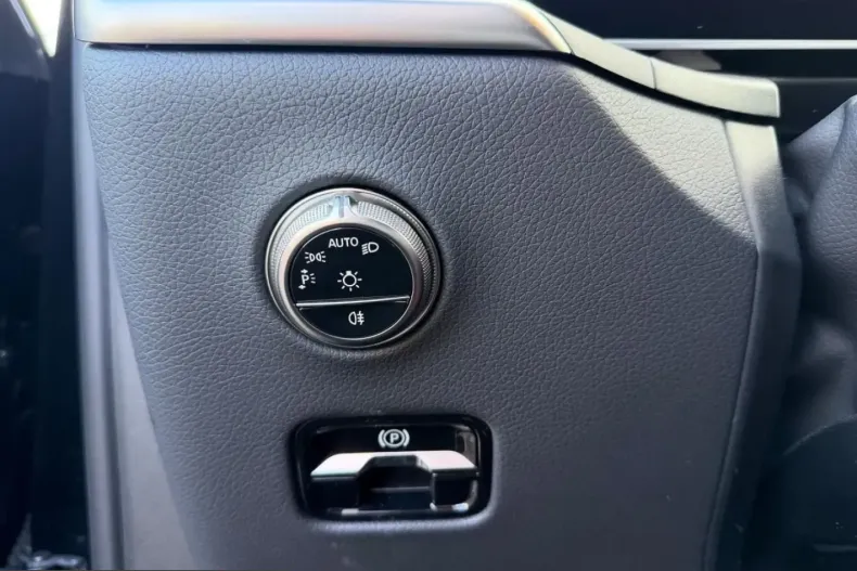 Mercedes-Benz GLC 200 (Clasa GLC) din 2025 cu 14.250 km - oferta MER203215 - foto 15