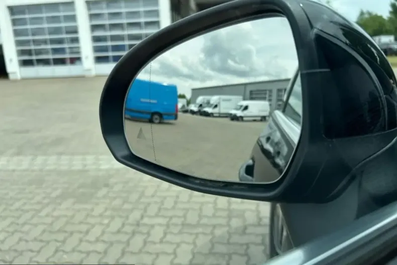 Mercedes-Benz GLC 200 (Clasa GLC) din 2024 cu 4.900 km - oferta MER203216 - foto 9