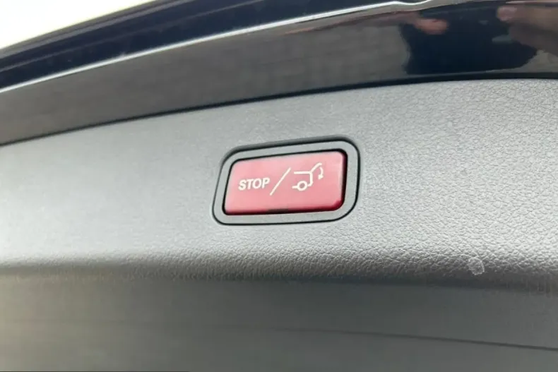 Mercedes-Benz GLC 200 (Clasa GLC) din 2024 cu 4.900 km - oferta MER203216 - foto 15