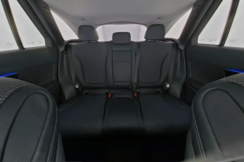 Mercedes-Benz GLC 200 (Clasa GLC) din 2024 cu 11.755 km - oferta MER203217 - foto 9