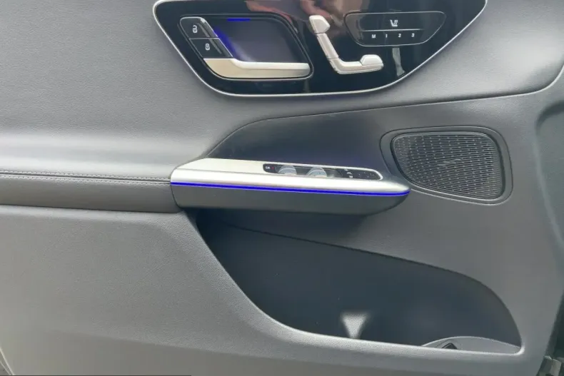 Mercedes-Benz GLC 200 (Clasa GLC) din 2024 cu 26.995 km - oferta MER203218 - foto 13