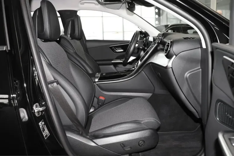 Mercedes-Benz GLC 200 (Clasa GLC) din 2024 cu 36.660 km - oferta MER203219 - foto 4