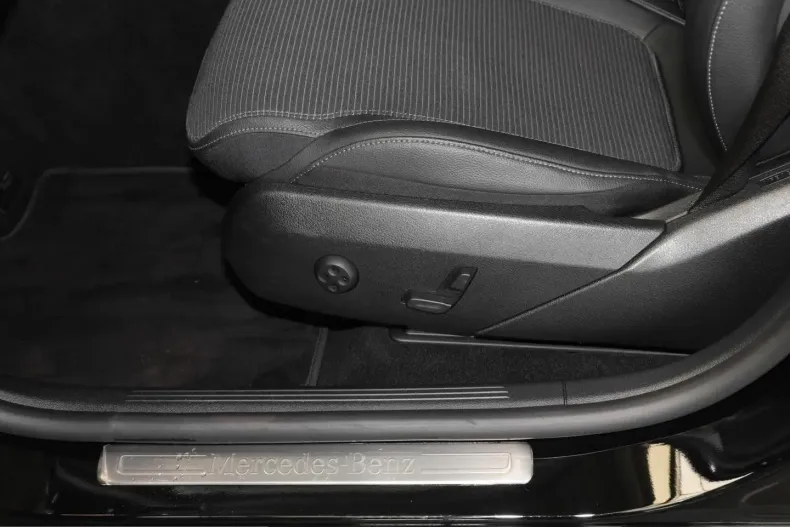 Mercedes-Benz GLC 200 (Clasa GLC) din 2024 cu 36.660 km - oferta MER203219 - foto 8