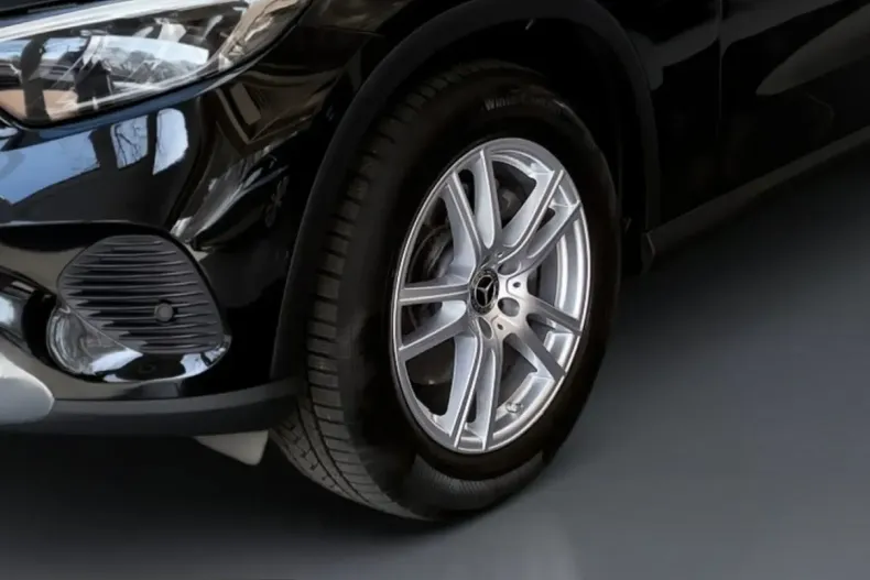 Mercedes-Benz GLC 200 (Clasa GLC) din 2024 cu 27.800 km - oferta MER203220 - foto 3