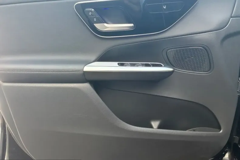 Mercedes-Benz GLC 200 (Clasa GLC) din 2024 cu 27.800 km - oferta MER203220 - foto 4