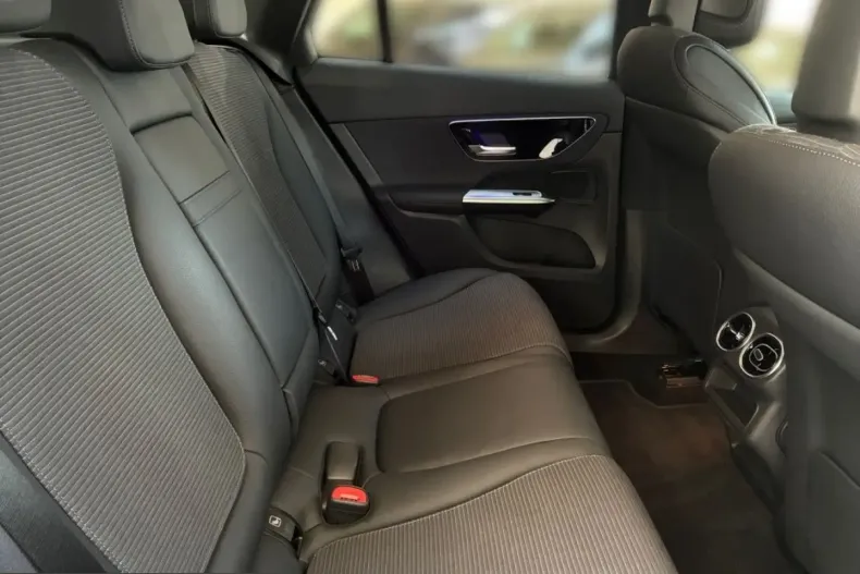 Mercedes-Benz GLC 200 (Clasa GLC) din 2024 cu 27.800 km - oferta MER203220 - foto 12