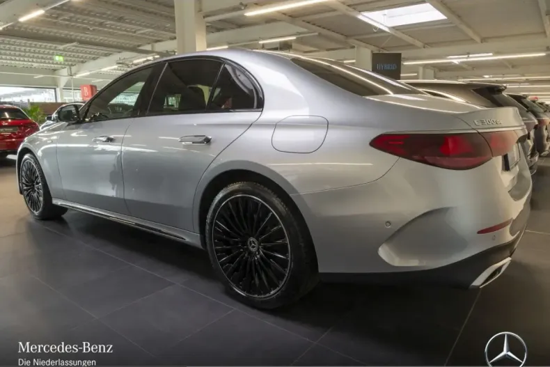 Mercedes-Benz E 300 (Clasa E) din 2025 cu 12.579 km - oferta MER203225 - foto 8