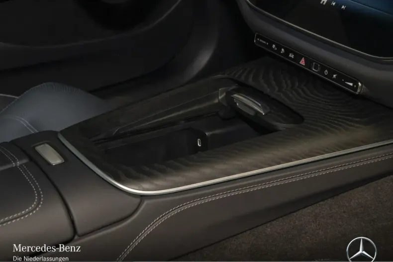 Mercedes-Benz E 300 (Clasa E) din 2025 cu 12.579 km - oferta MER203225 - foto 13