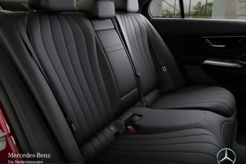 Mercedes-Benz E 300 (Clasa E) din 2025 cu 21.450 km - oferta MER203226 - foto 10