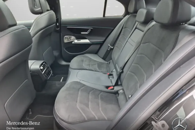 Mercedes-Benz E 300 (Clasa E) din 2025 cu 9.421 km - oferta MER203227 - foto 9