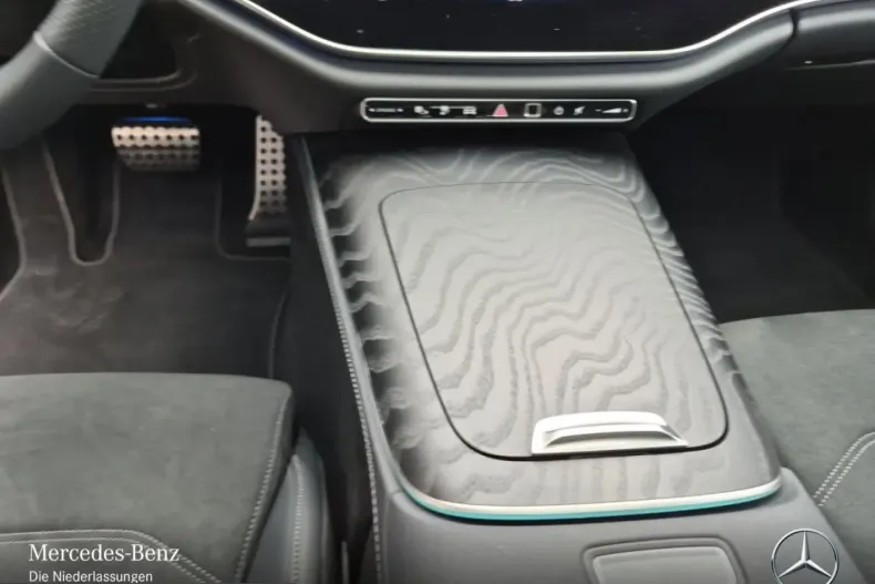 Mercedes-Benz E 300 (Clasa E) din 2025 cu 9.421 km - oferta MER203227 - foto 12