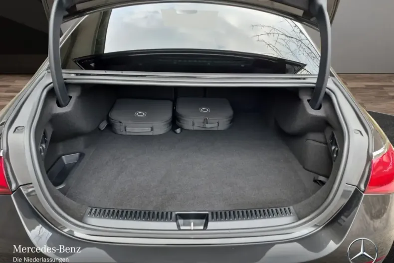 Mercedes-Benz E 300 (Clasa E) din 2025 cu 9.421 km - oferta MER203227 - foto 15