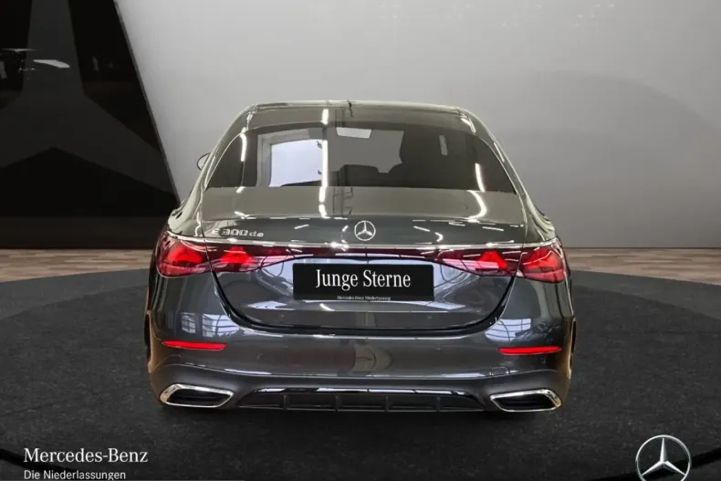 Mercedes-Benz E 300 (Clasa E) din 2025 cu 7.445 km - oferta MER203228 - foto 6