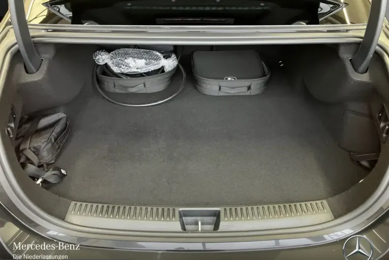 Mercedes-Benz E 300 (Clasa E) din 2025 cu 7.445 km - oferta MER203228 - foto 15