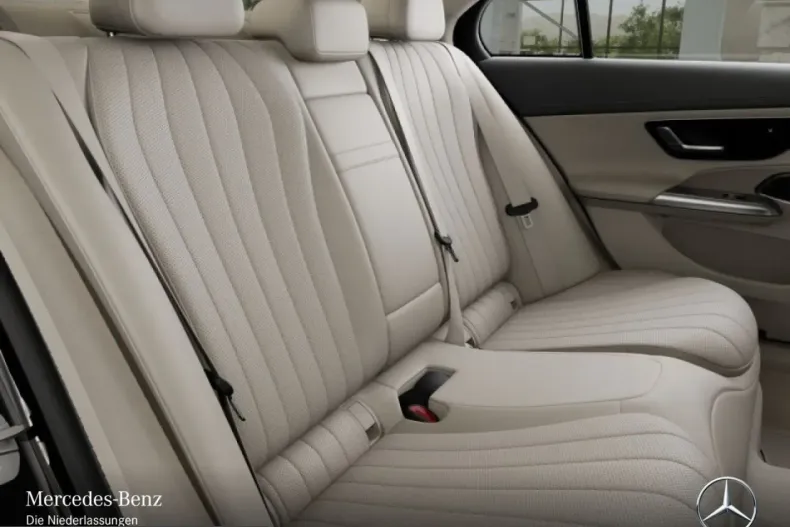 Mercedes-Benz E 300 (Clasa E) din 2025 cu 31.388 km - oferta MER203229 - foto 10