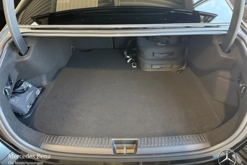 Mercedes-Benz E 300 (Clasa E) din 2025 cu 16.908 km - oferta MER203233 - foto 16