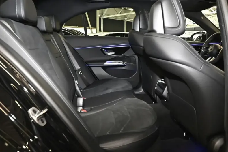 Mercedes-Benz E 300 (Clasa E) din 2025 cu 8.989 km - oferta MER203234 - foto 4