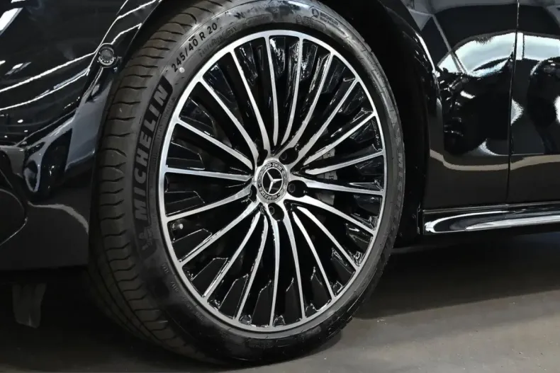 Mercedes-Benz E 300 (Clasa E) din 2025 cu 8.989 km - oferta MER203234 - foto 5