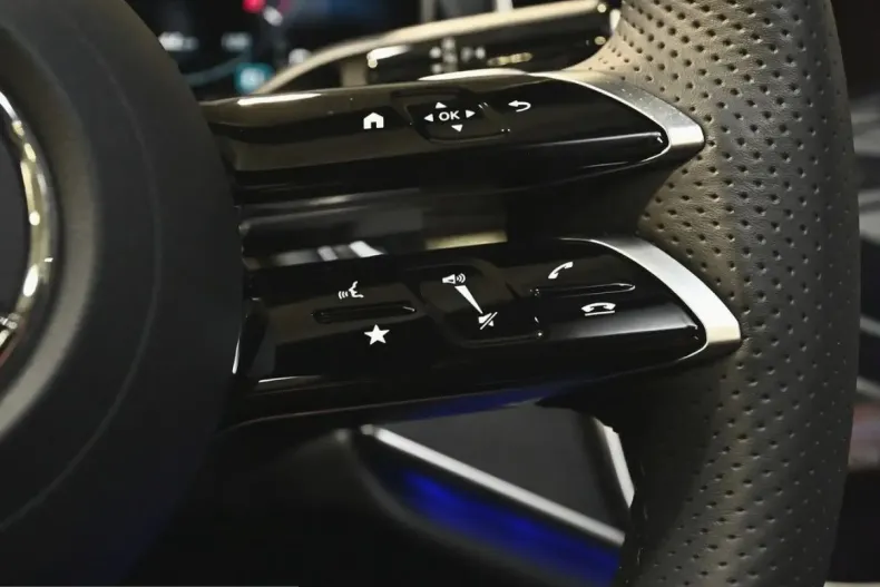 Mercedes-Benz E 300 (Clasa E) din 2025 cu 8.989 km - oferta MER203234 - foto 15