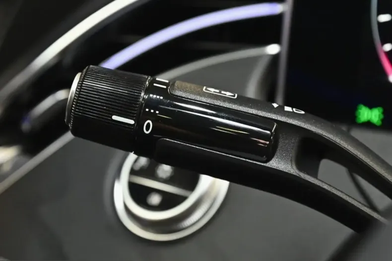 Mercedes-Benz E 300 (Clasa E) din 2025 cu 8.989 km - oferta MER203234 - foto 17