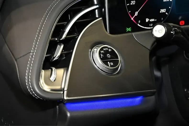 Mercedes-Benz E 300 (Clasa E) din 2025 cu 8.989 km - oferta MER203234 - foto 18