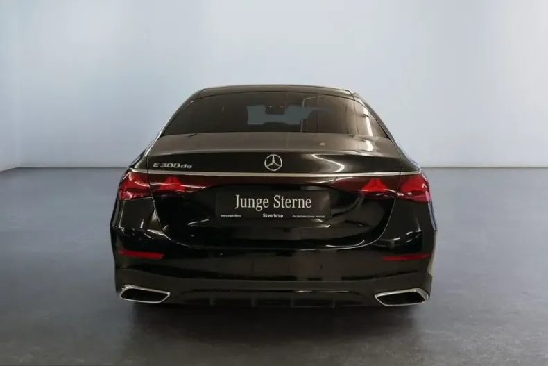 Mercedes-Benz E 300 (Clasa E) din 2025 cu 9.892 km - oferta MER203235 - foto 3