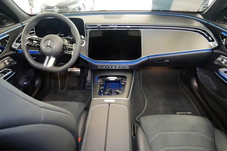 Mercedes-Benz E 300 (Clasa E) din 2025 cu 9.892 km - oferta MER203235 - foto 6