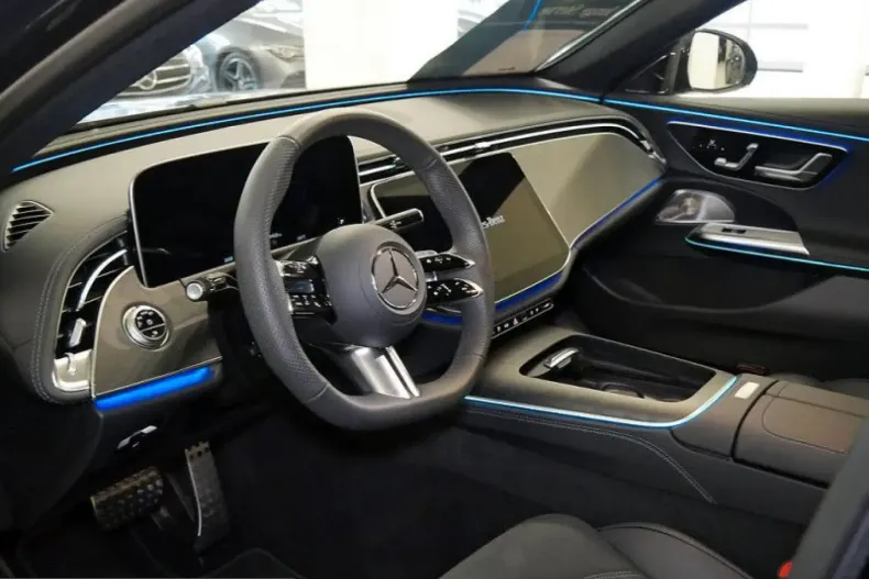 Mercedes-Benz E 300 (Clasa E) din 2025 cu 9.892 km - oferta MER203235 - foto 10