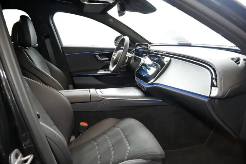 Mercedes-Benz E 300 (Clasa E) din 2025 cu 12.000 km - oferta MER203236 - foto 5