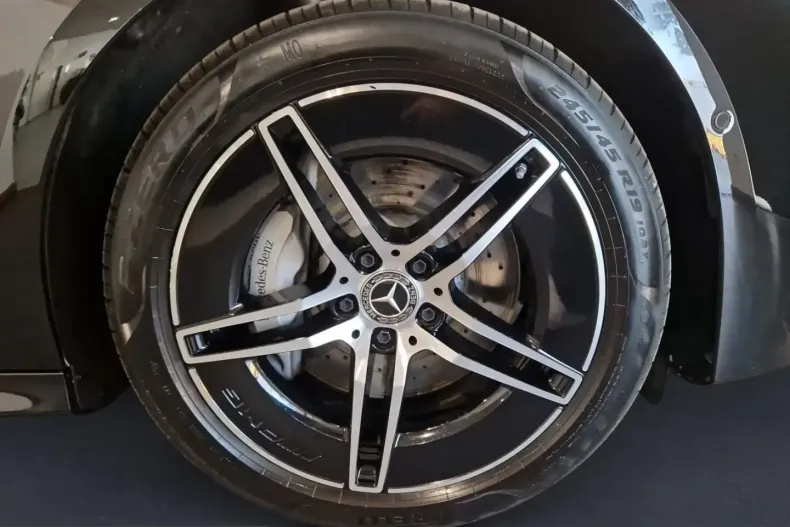 Mercedes-Benz E 300 (Clasa E) din 2024 cu 32.857 km - oferta MER203237 - foto 4