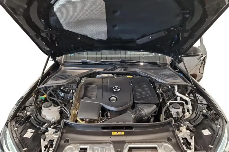 Mercedes-Benz E 300 (Clasa E) din 2024 cu 32.857 km - oferta MER203237 - foto 6