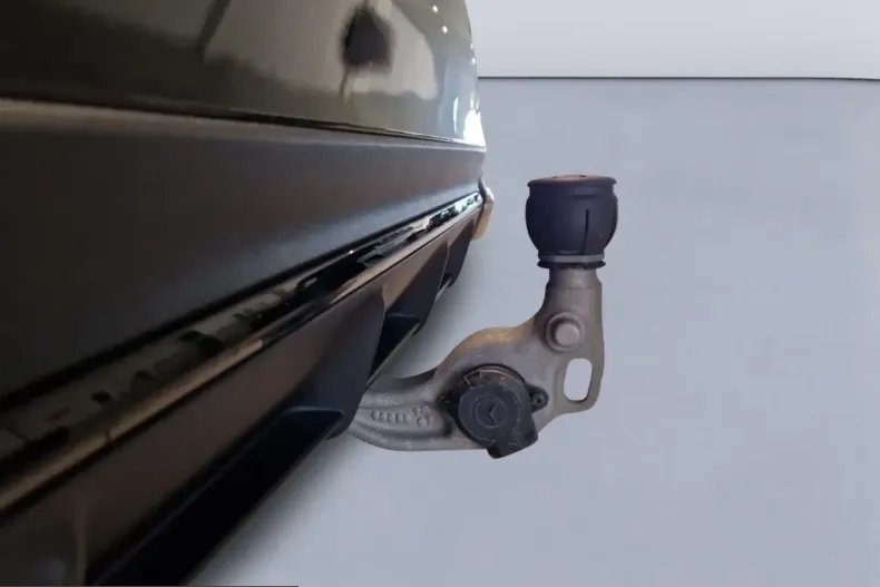 Mercedes-Benz E 300 (Clasa E) din 2024 cu 32.857 km - oferta MER203237 - foto 13