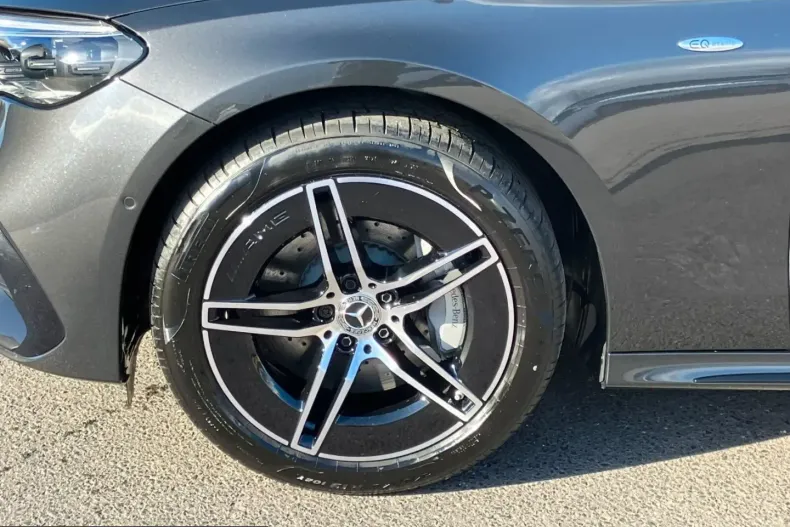 Mercedes-Benz E 300 (Clasa E) din 2024 cu 8.600 km - oferta MER203238 - foto 4